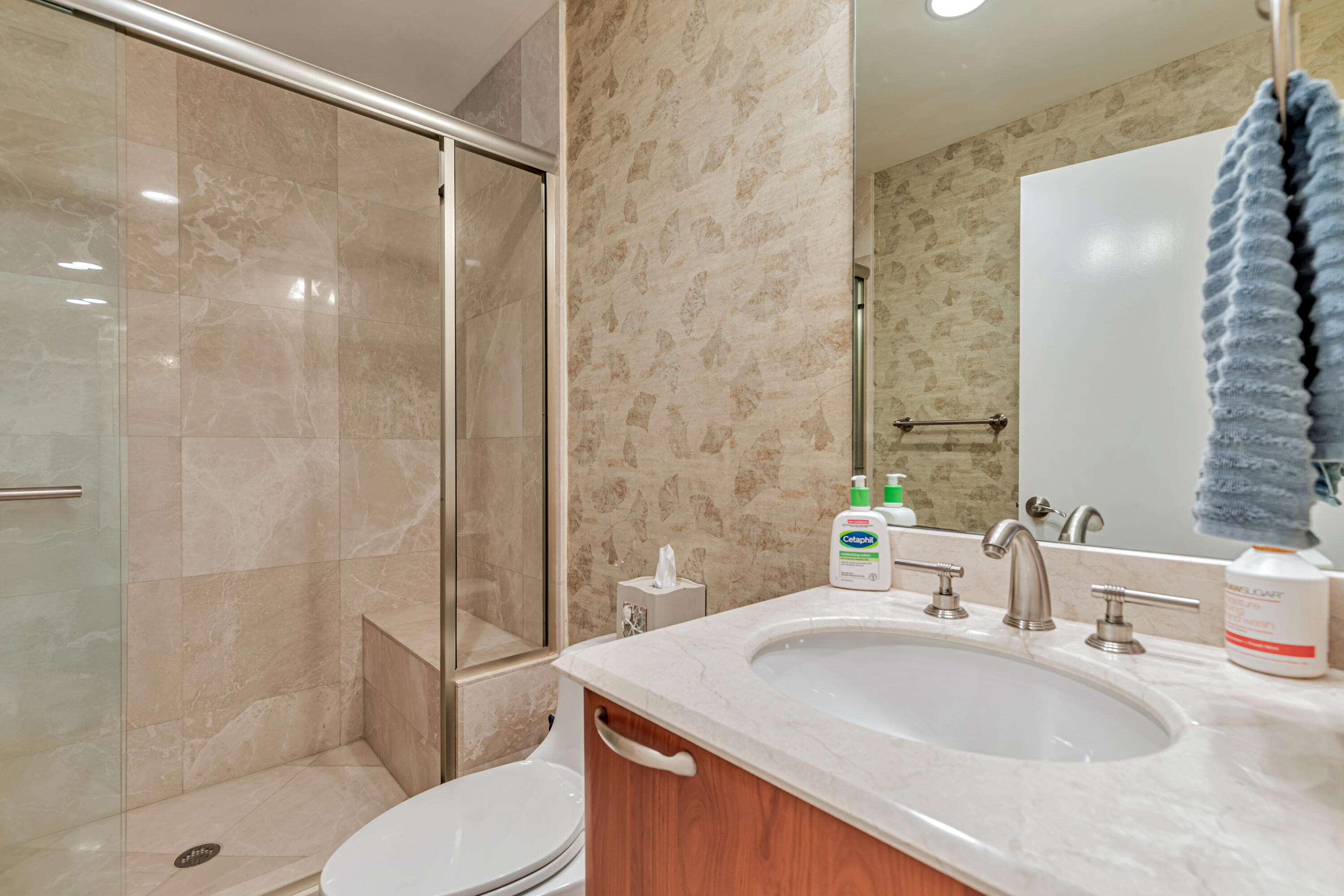 701 SE 21st Avenue 302