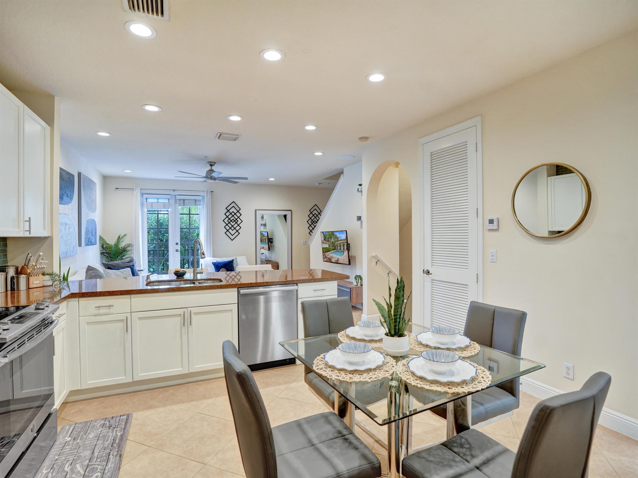 1655 N Federal Highway