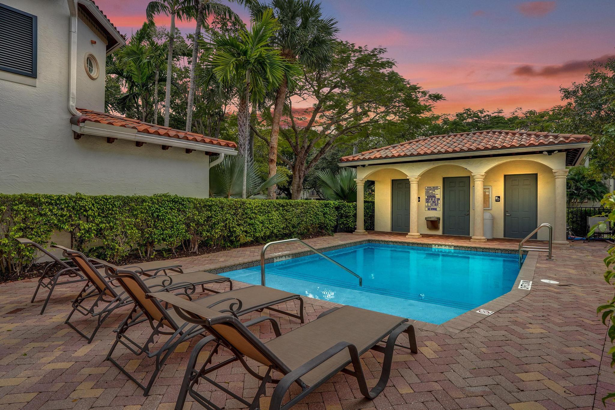 1655 N Federal Highway