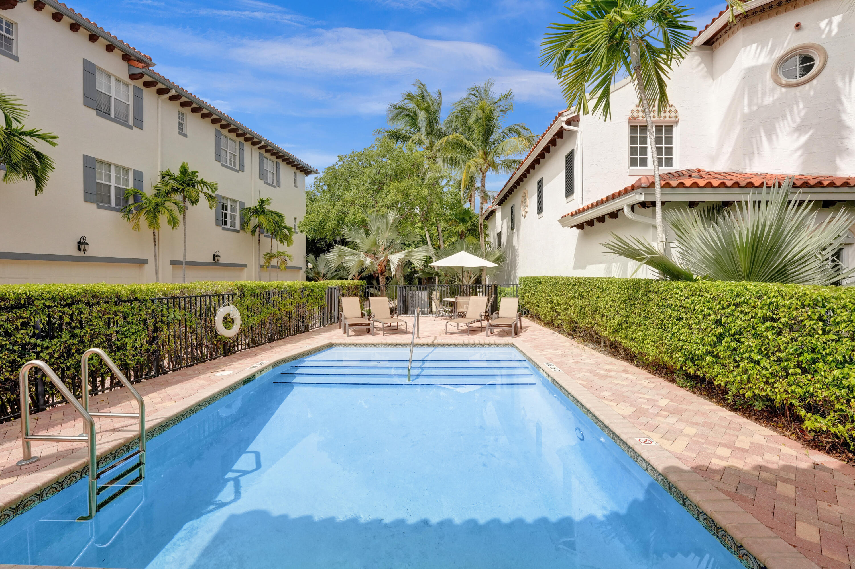 1655 N Federal Highway