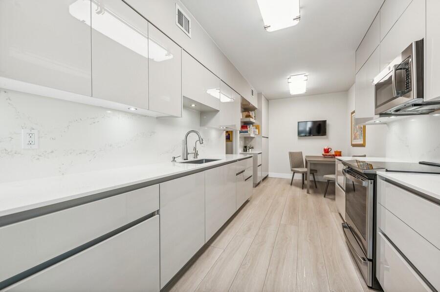 1401 S Ocean Boulevard 302