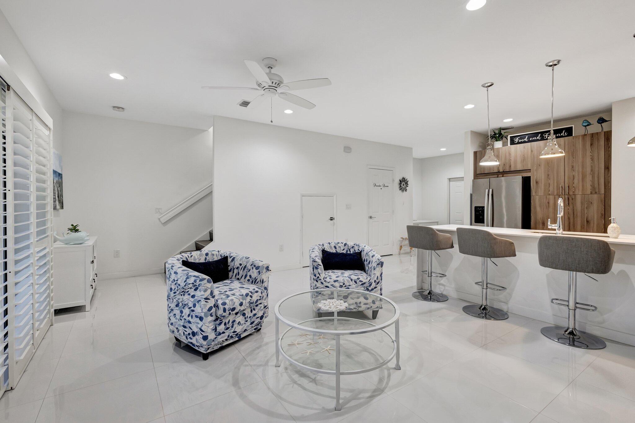 1295 Crystal Way 102