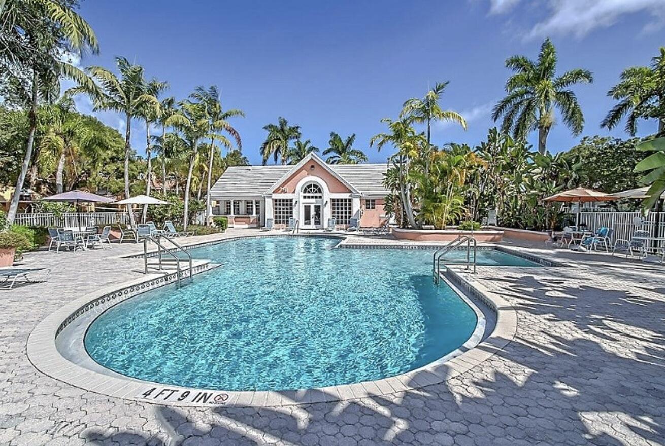 1295 Crystal Way 102