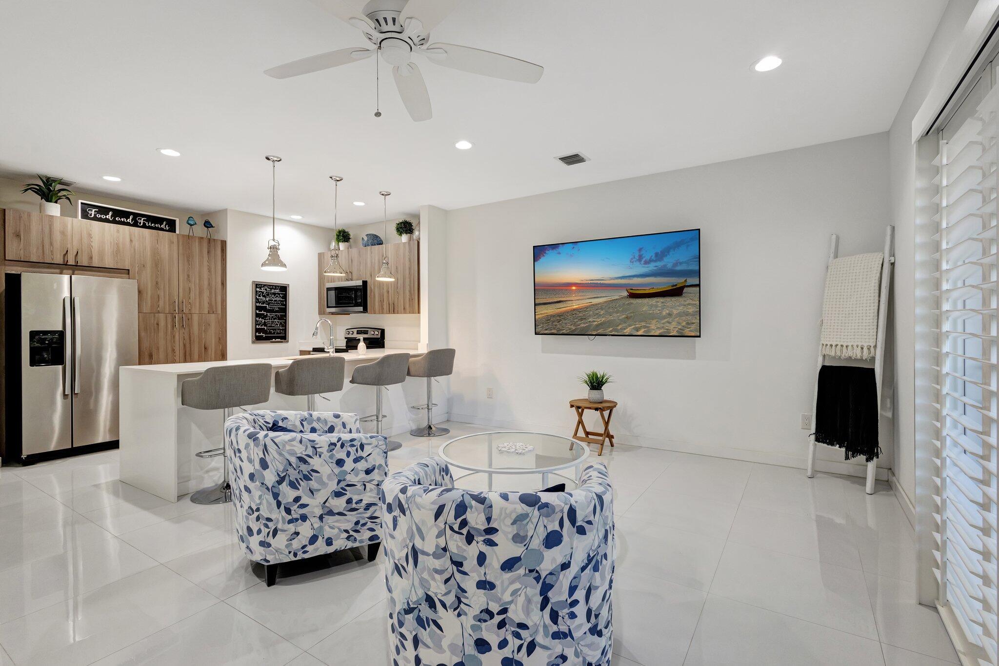 1295 Crystal Way 102