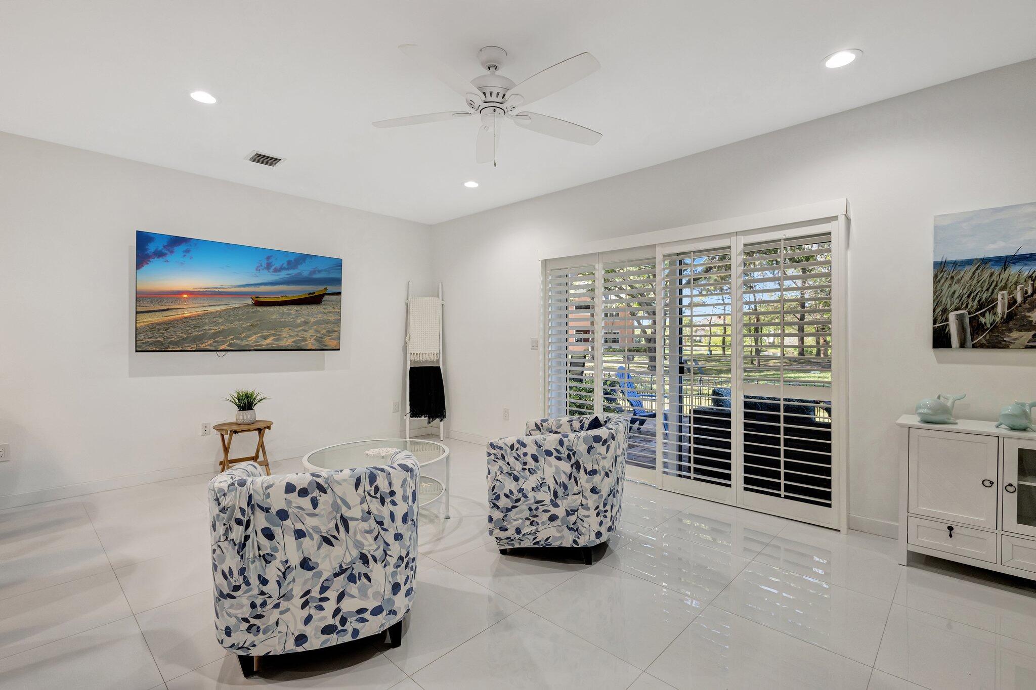 1295 Crystal Way 102