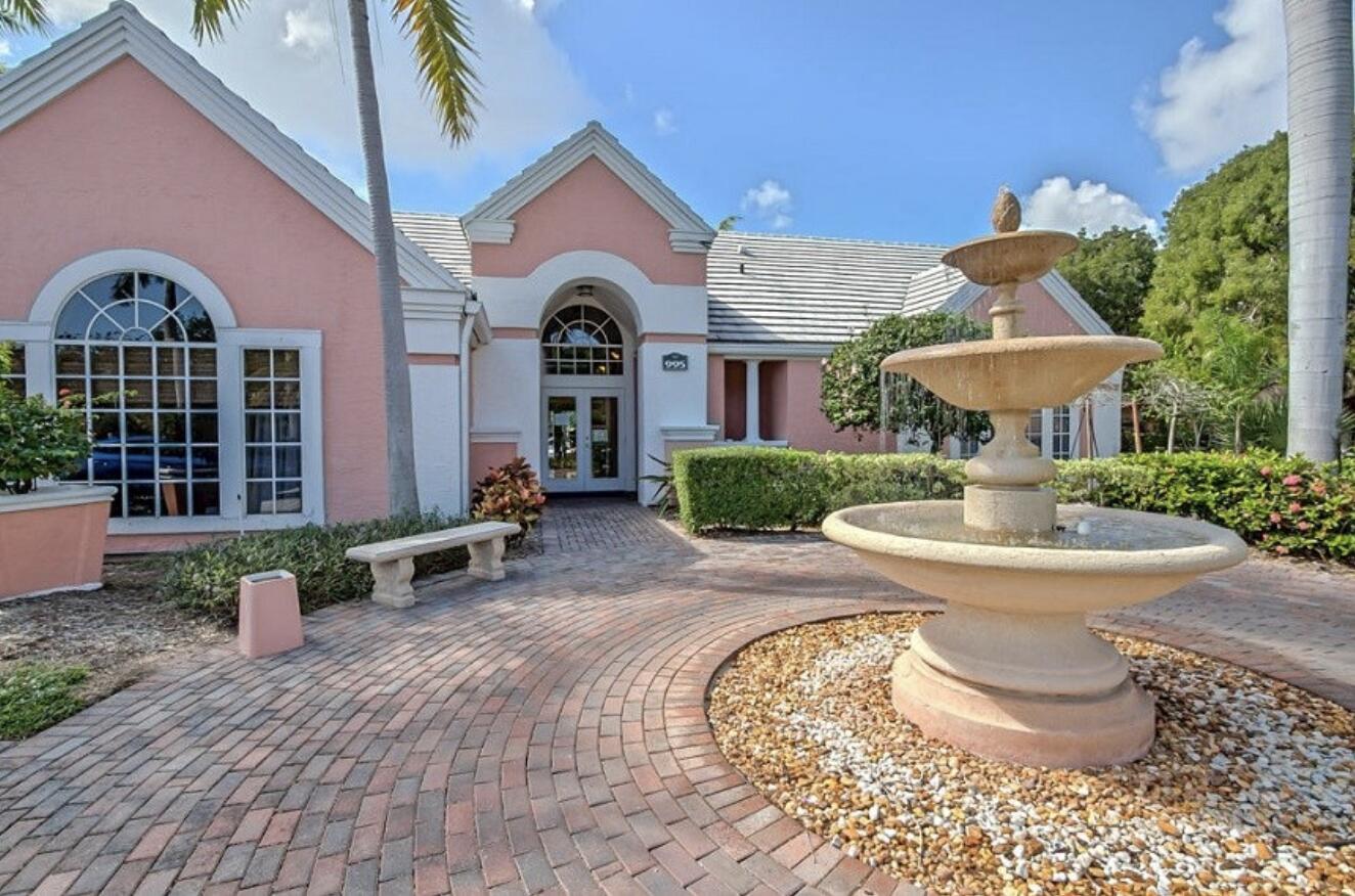 1295 Crystal Way 102