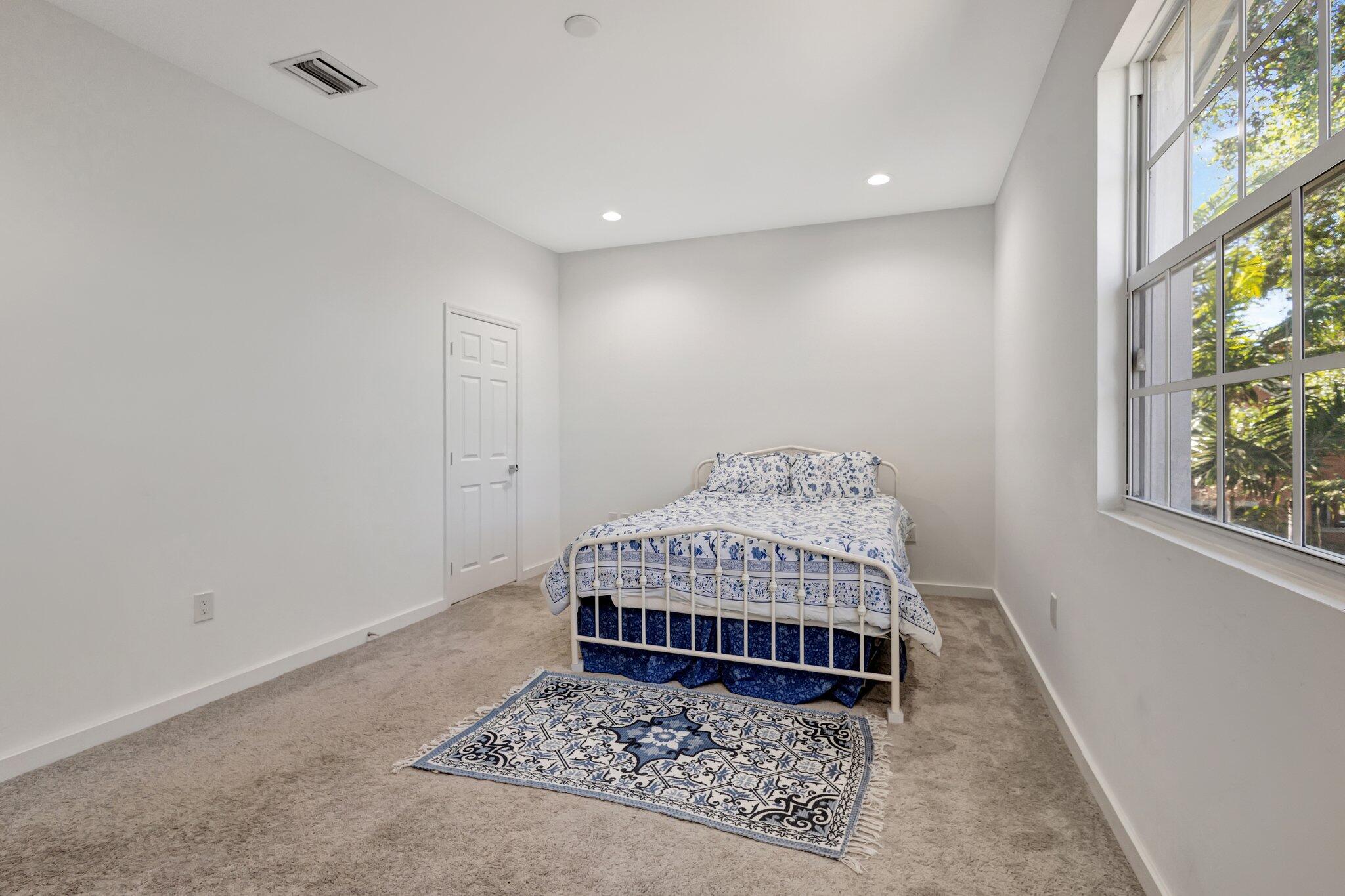 1295 Crystal Way 102
