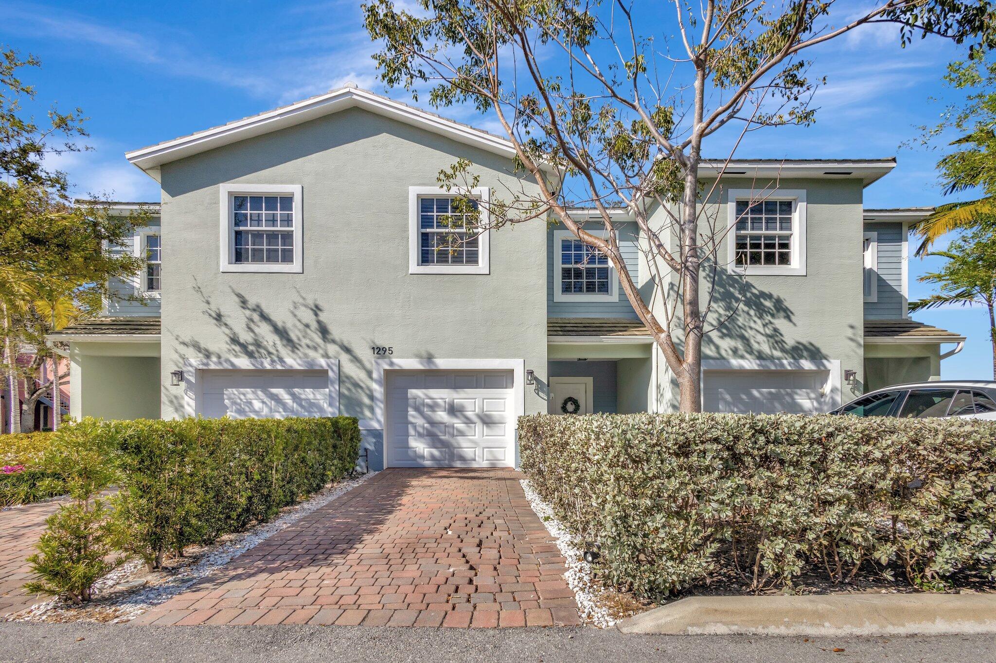 1295 Crystal Way 102