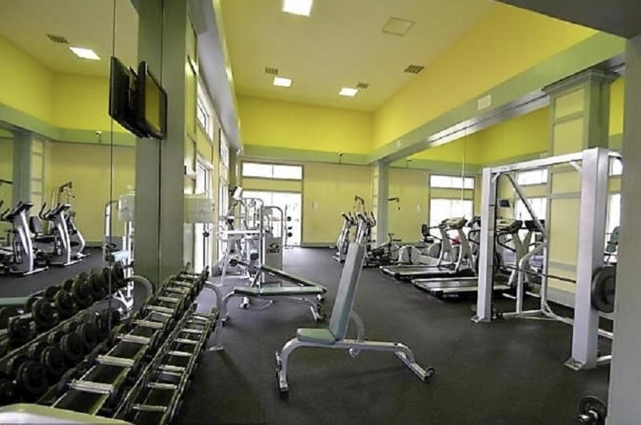 1295 Crystal Way 102