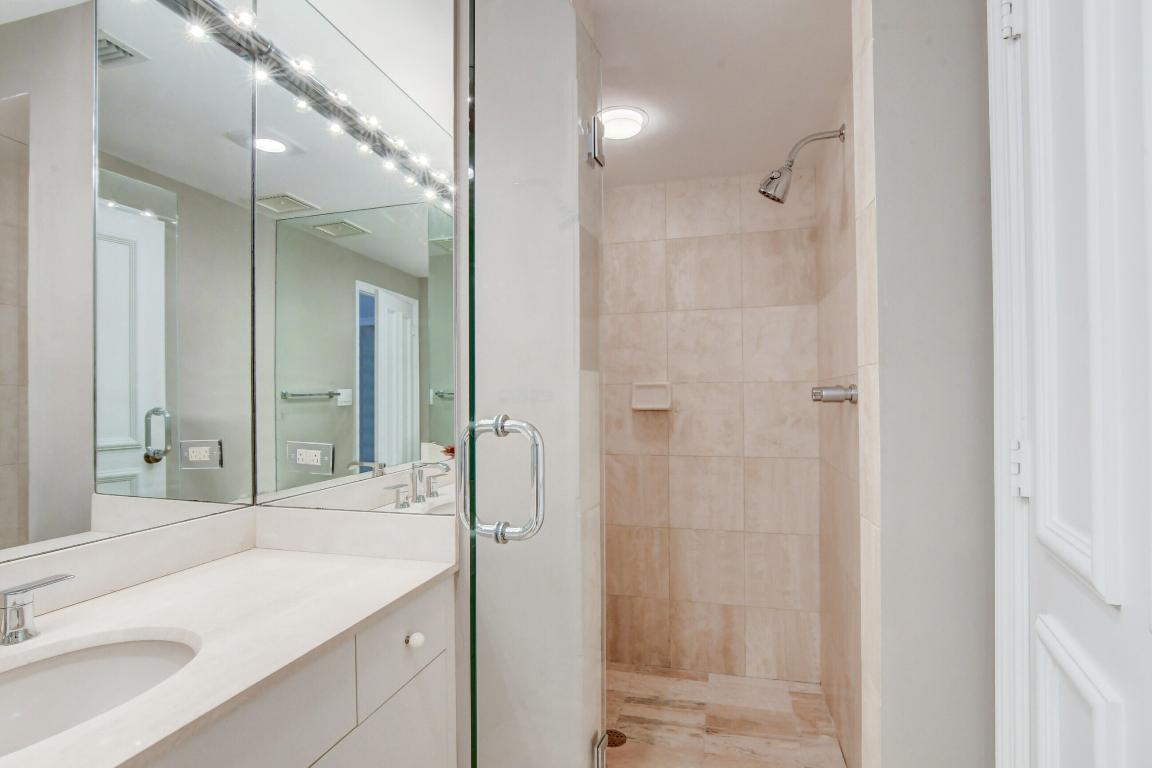 300 SE 5th Avenue 6160