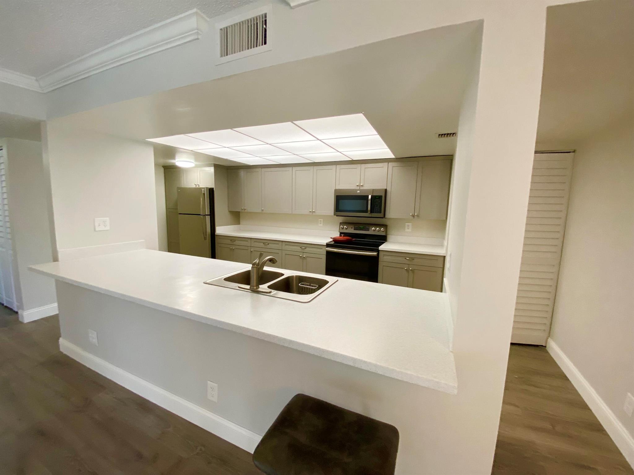 450 Egret Circle 9205