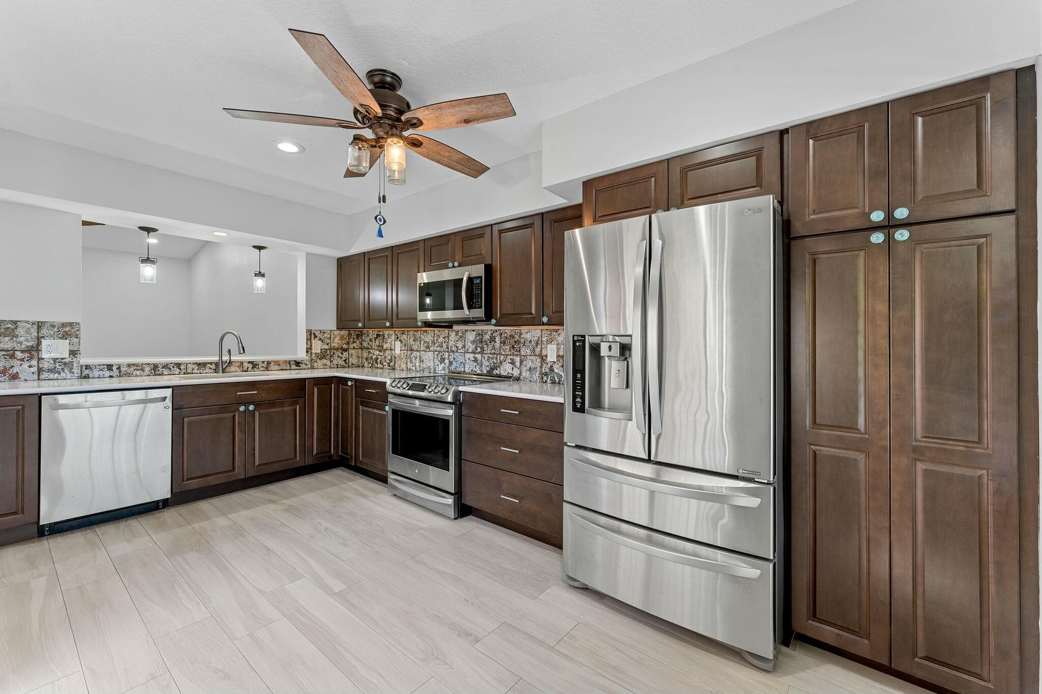 23032 Island View H
