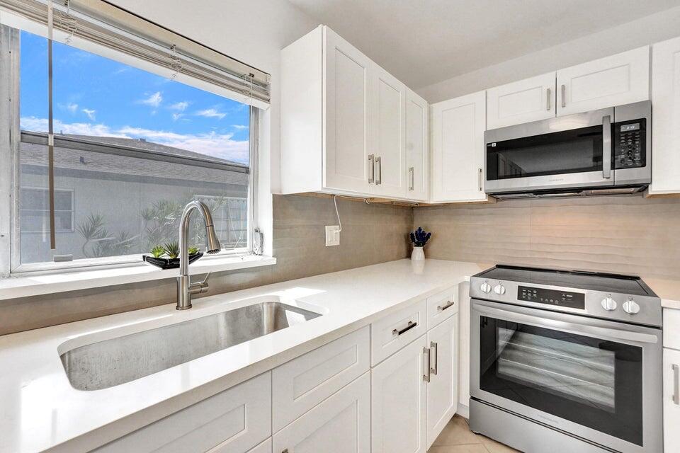 13889 Royal Palm Court B