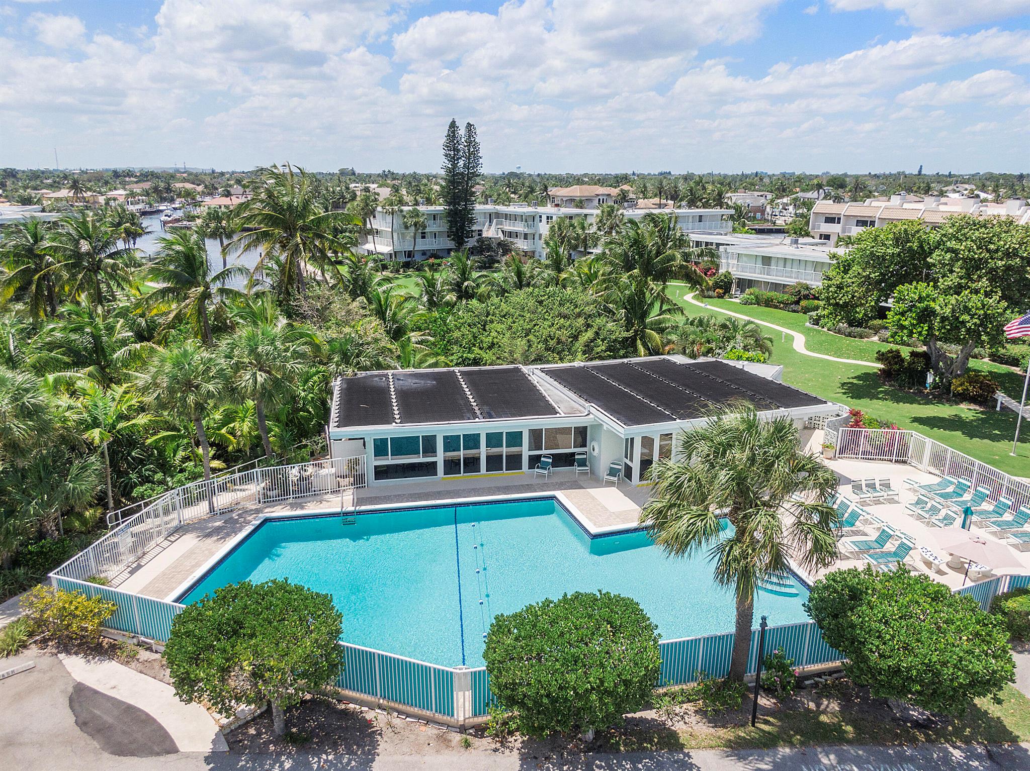 1221 Hillsboro Mile 25b