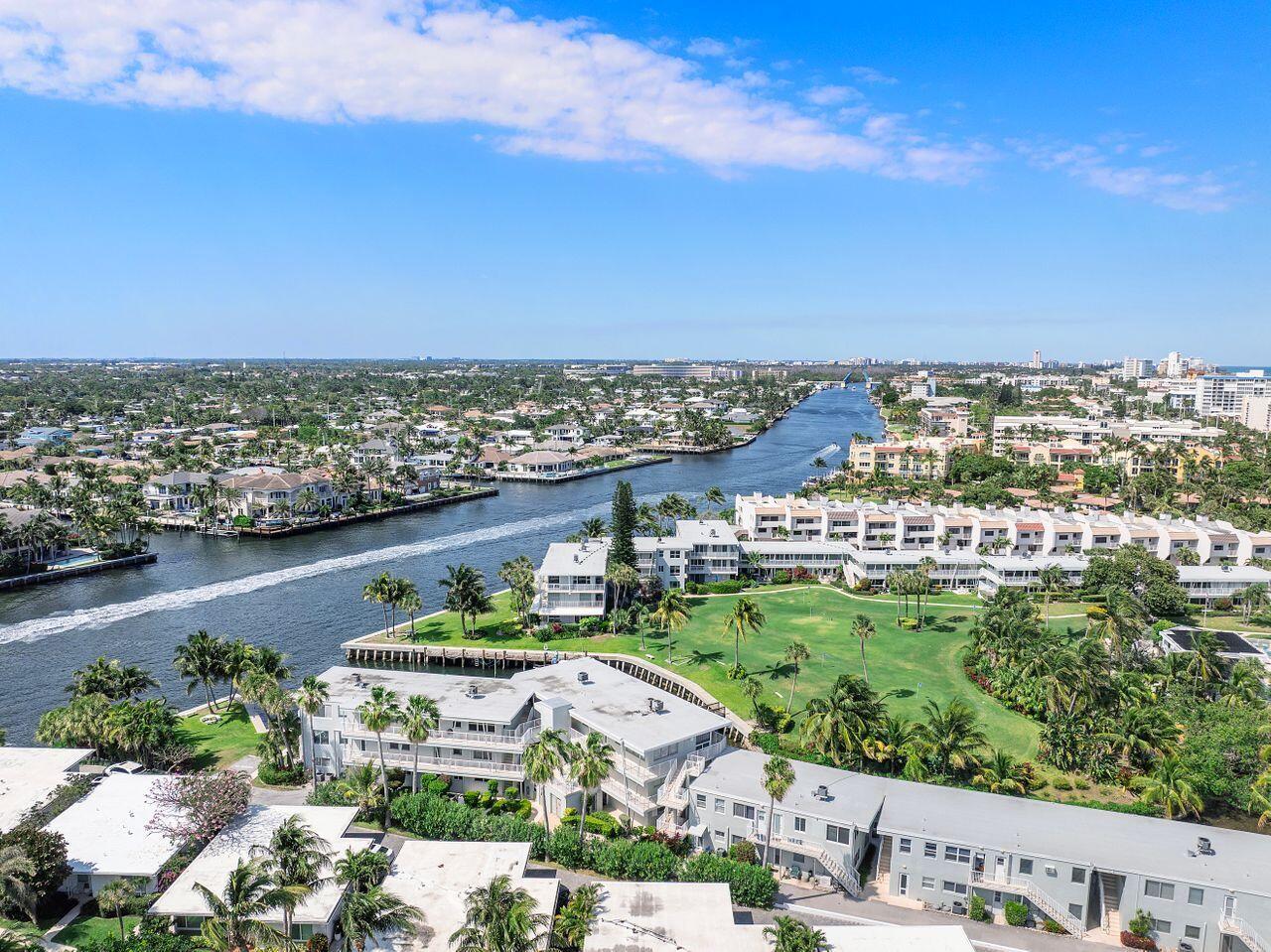 1221 Hillsboro Mile 25b