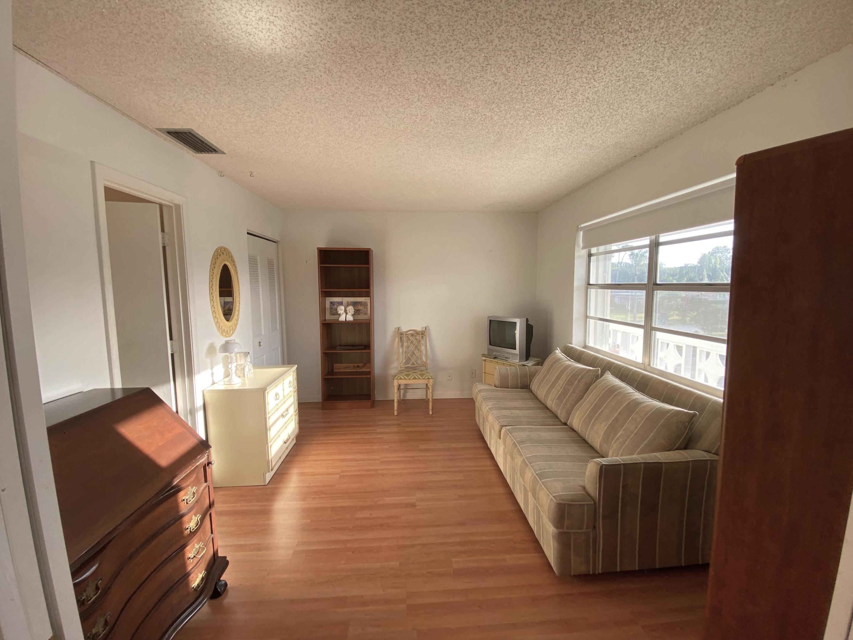 2721 SW 15th Street 202