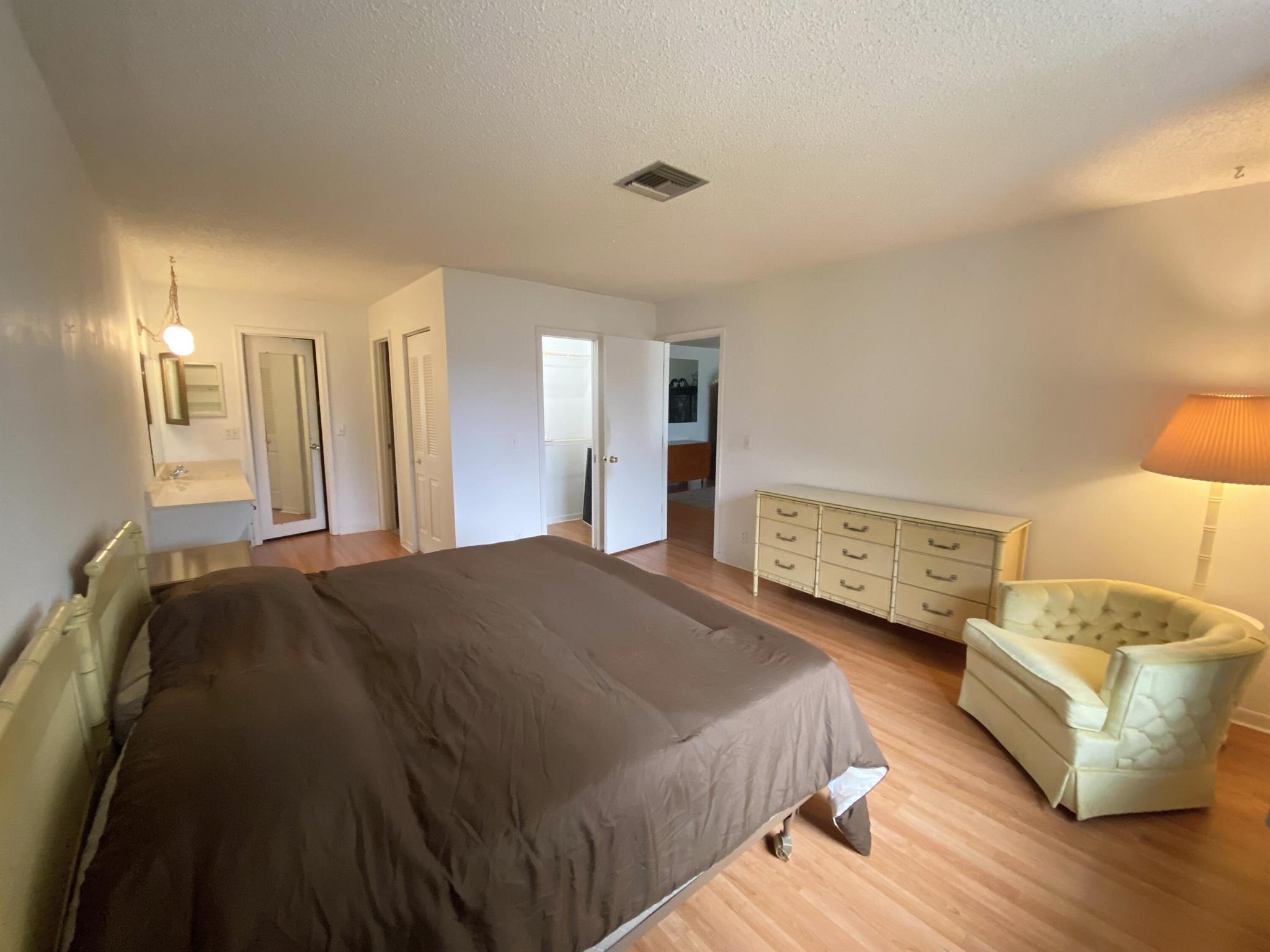 2721 SW 15th Street 202