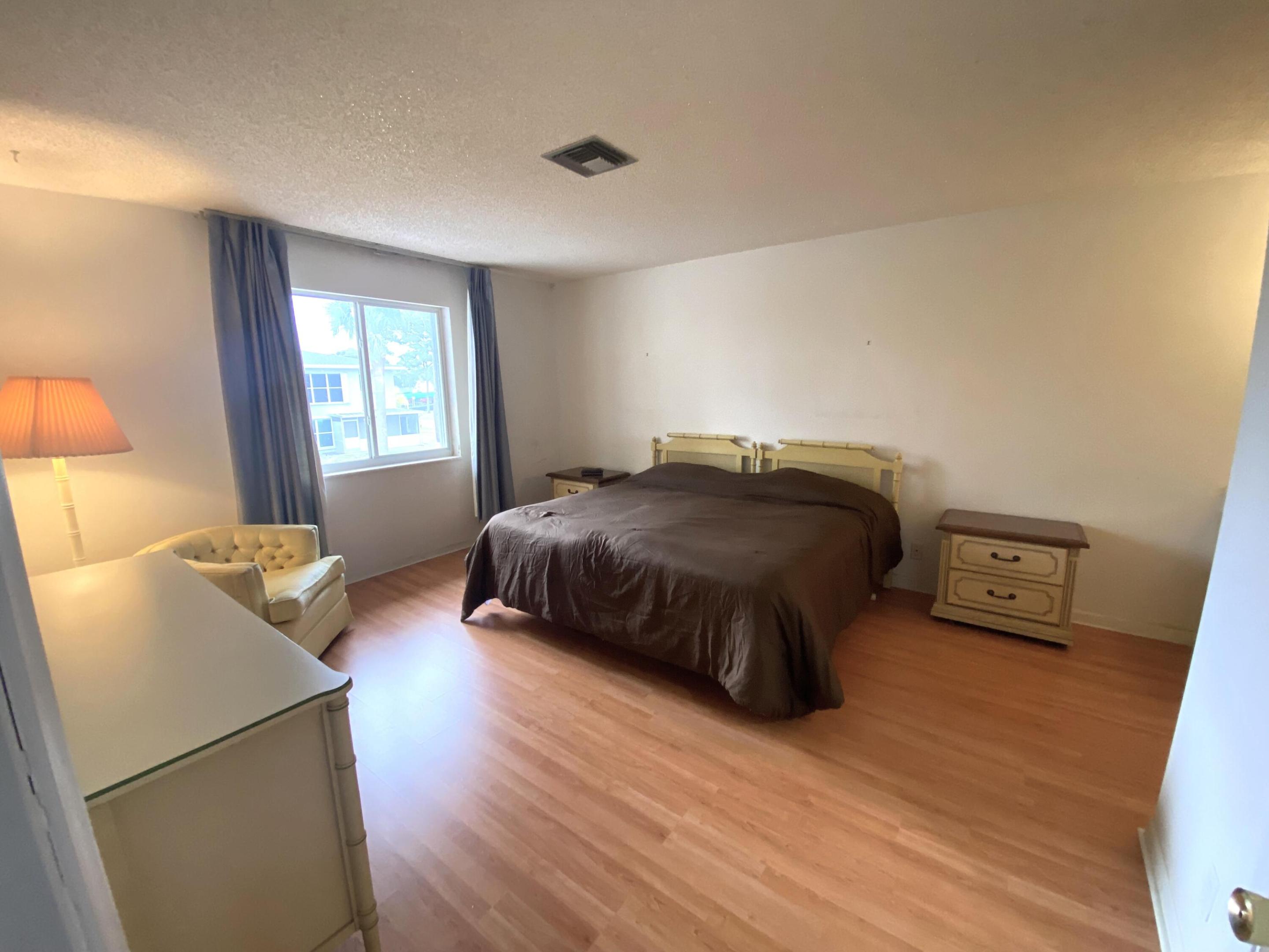 2721 SW 15th Street 202