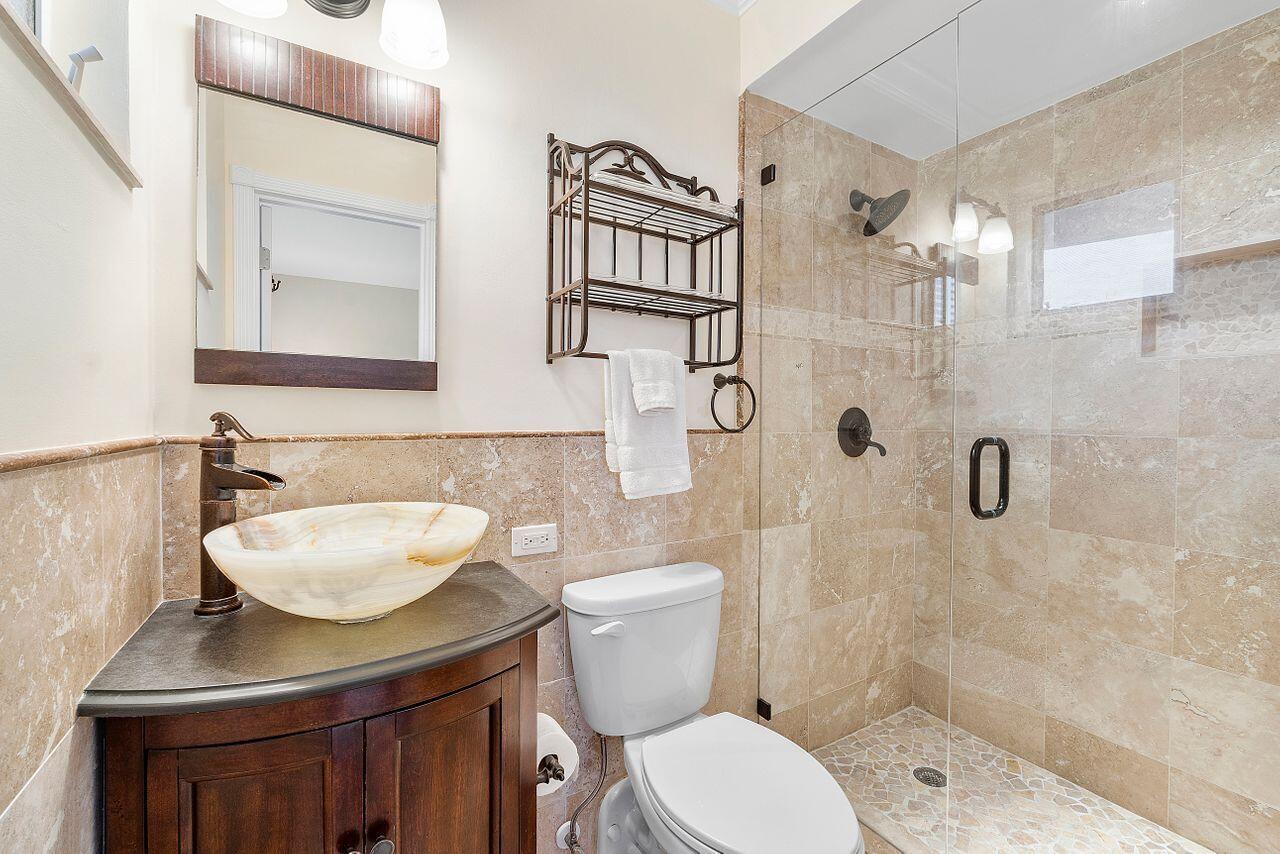 2700 Banyan Road 25c