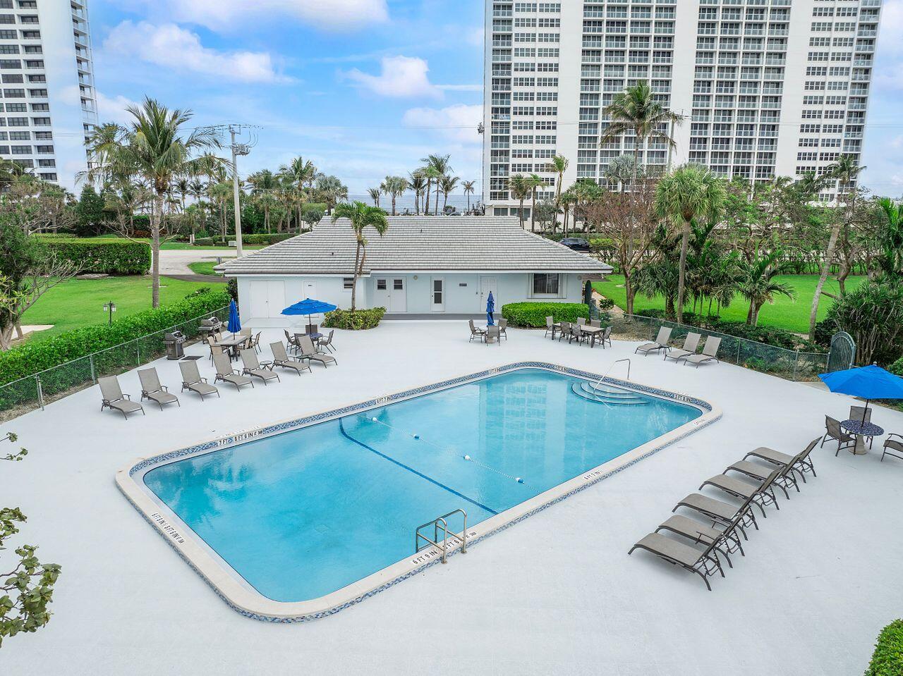 2700 Banyan Road 25c