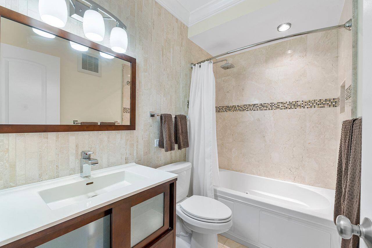 2700 Banyan Road 25c