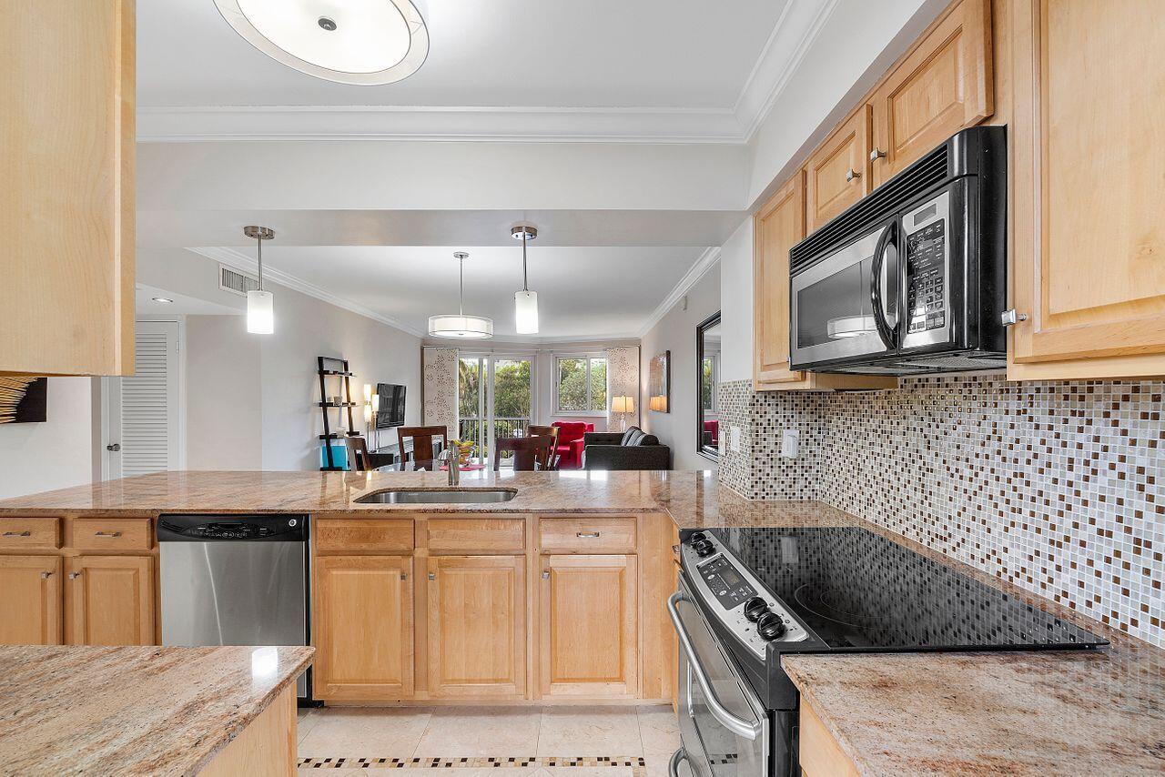 2700 Banyan Road 25c