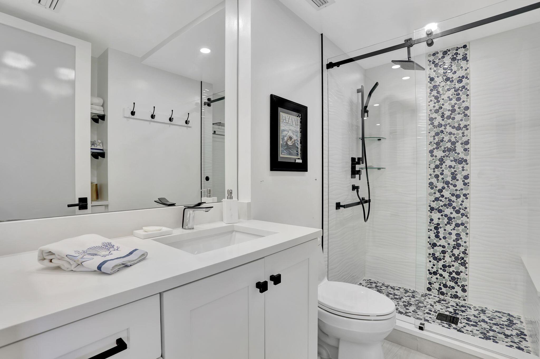 1149 Hillsboro Mile 112 N