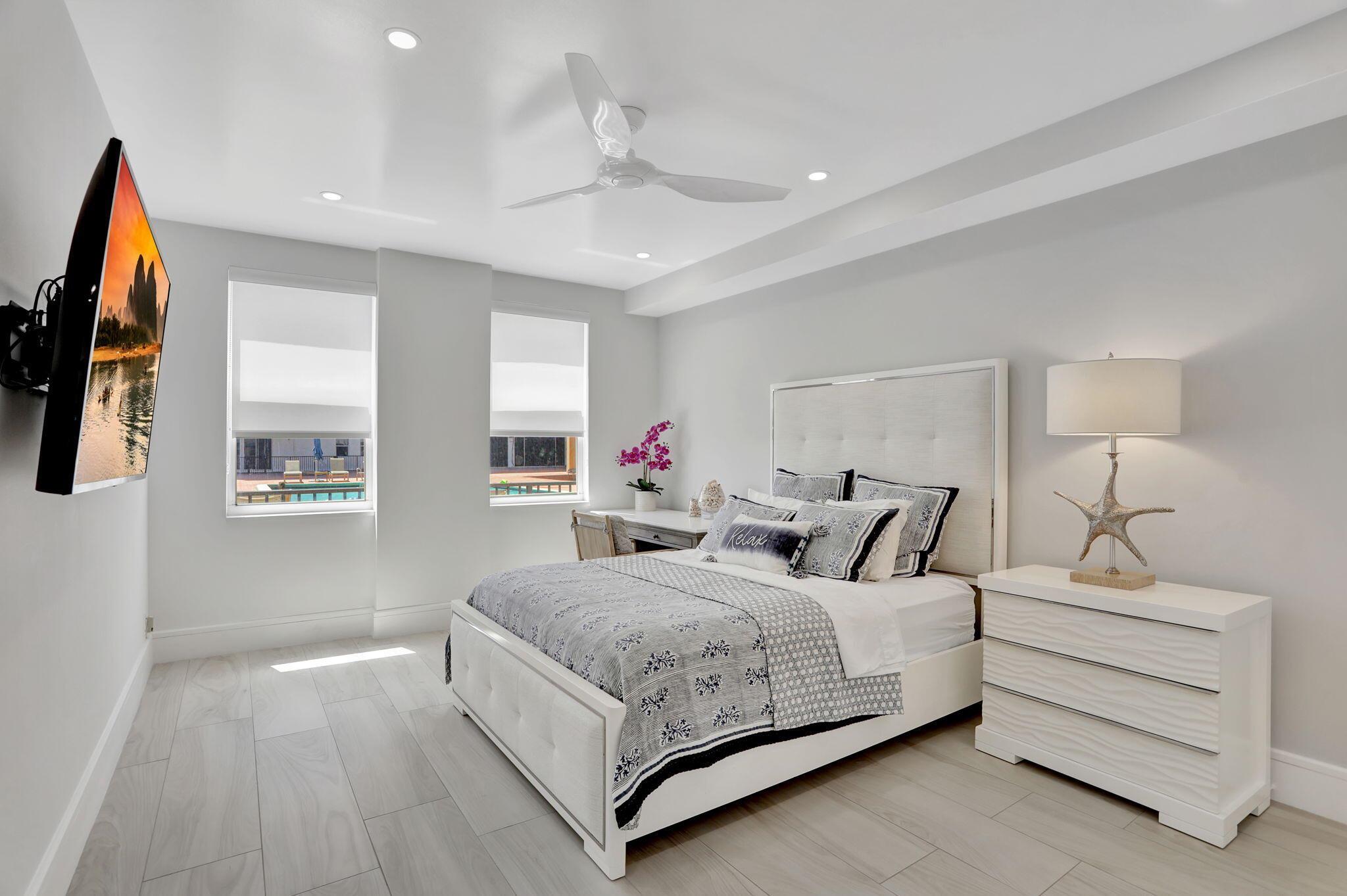 1149 Hillsboro Mile 112 N