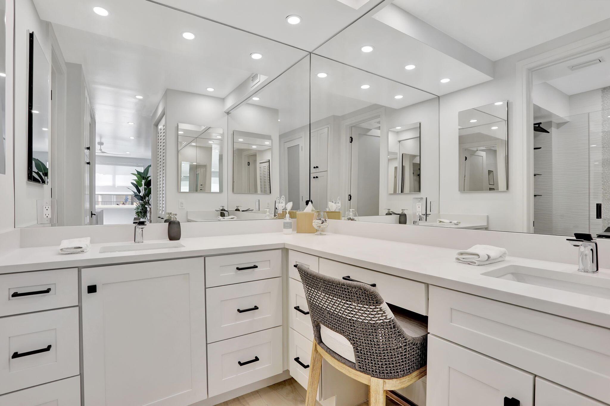 1149 Hillsboro Mile 112 N