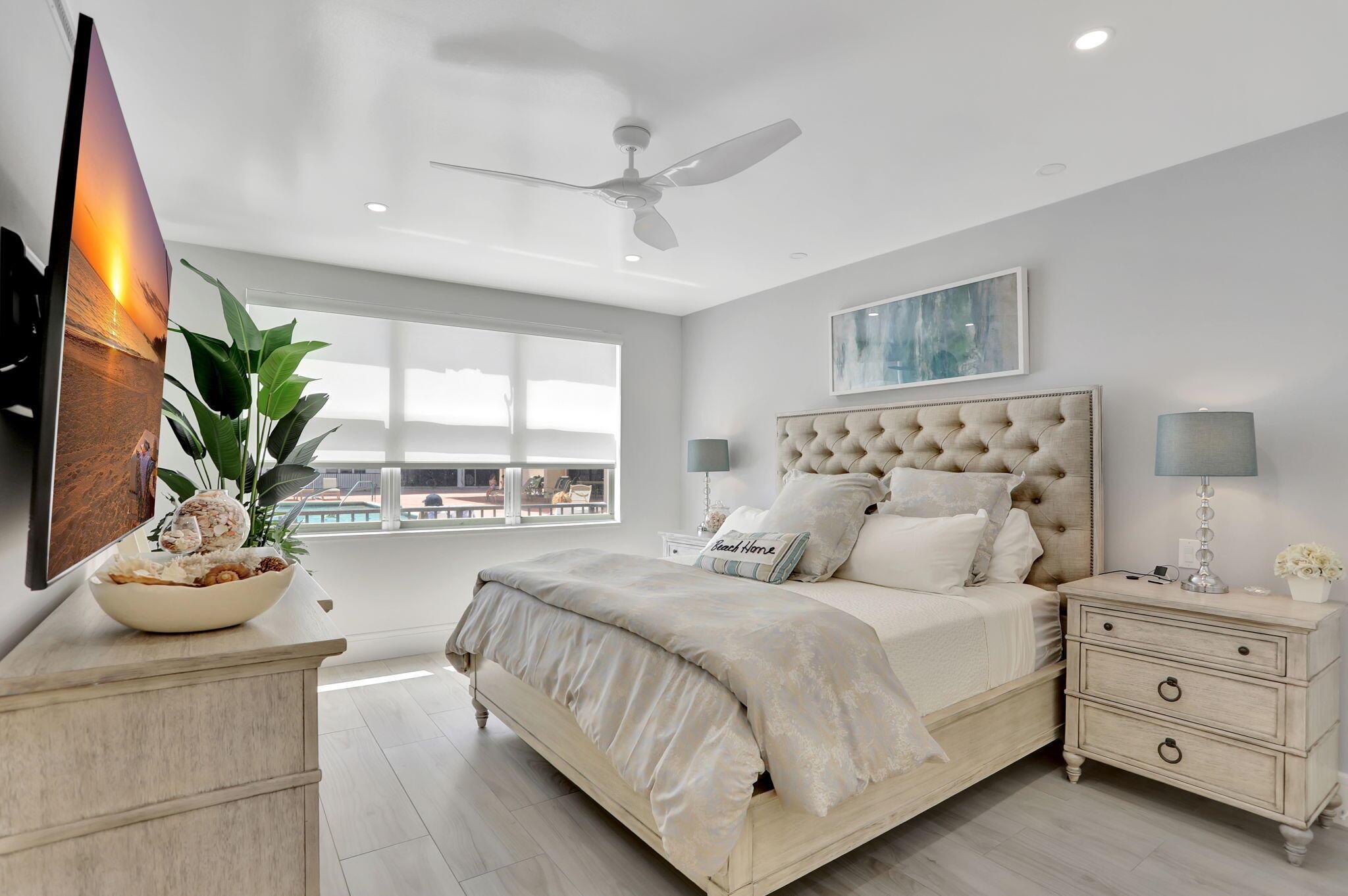 1149 Hillsboro Mile 112 N