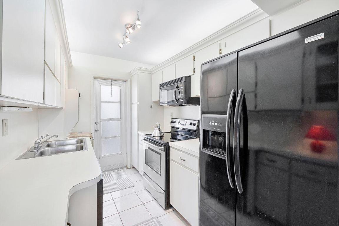 1221 Hillsboro Mile 40a