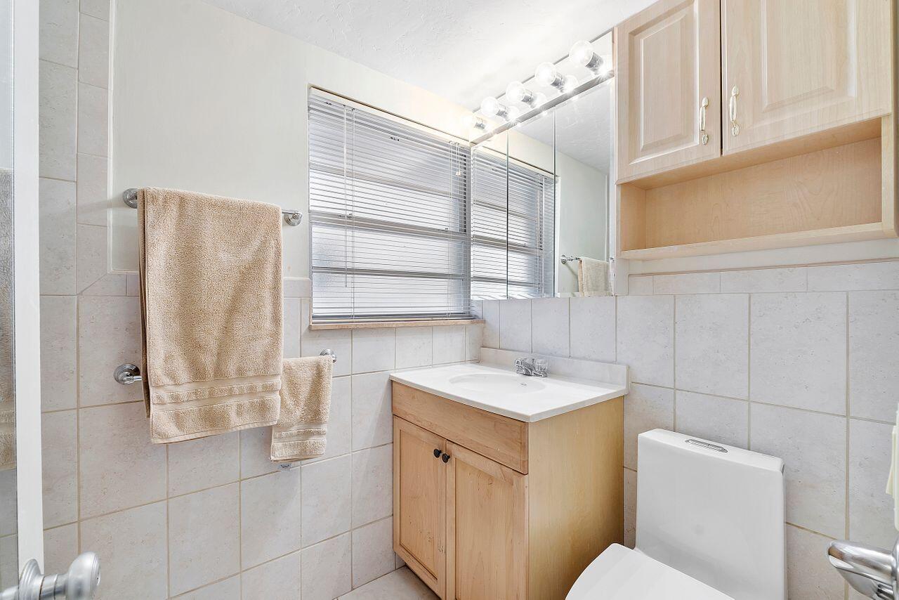 1221 Hillsboro Mile 40a