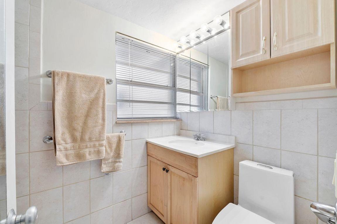 1221 Hillsboro Mile 40a