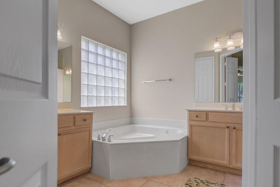 6731 Southport Drive W