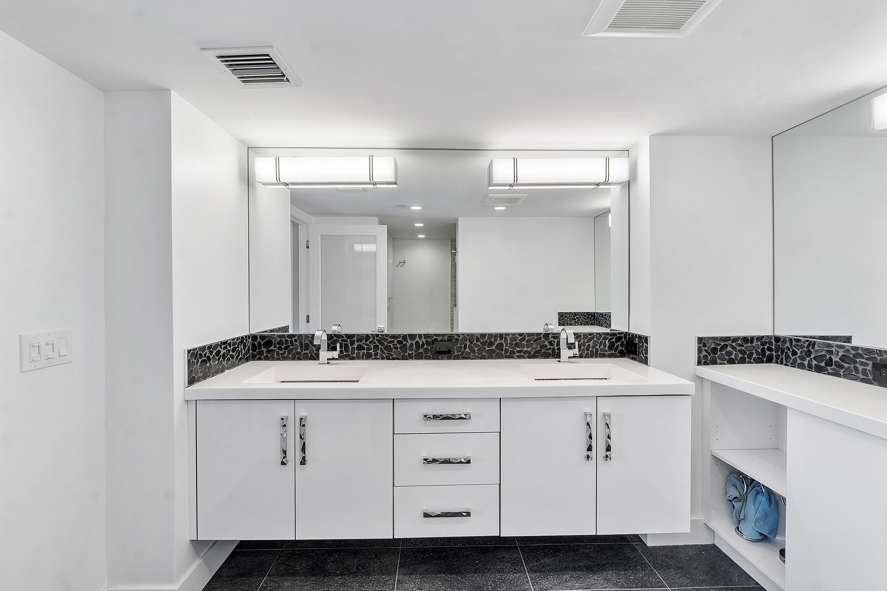 2917 S Ocean Boulevard 905