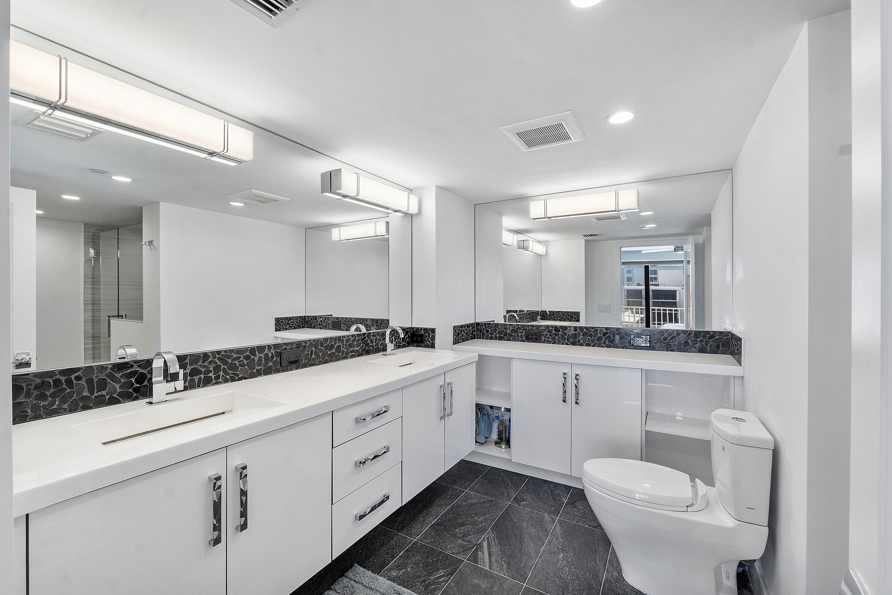 2917 S Ocean Boulevard 905