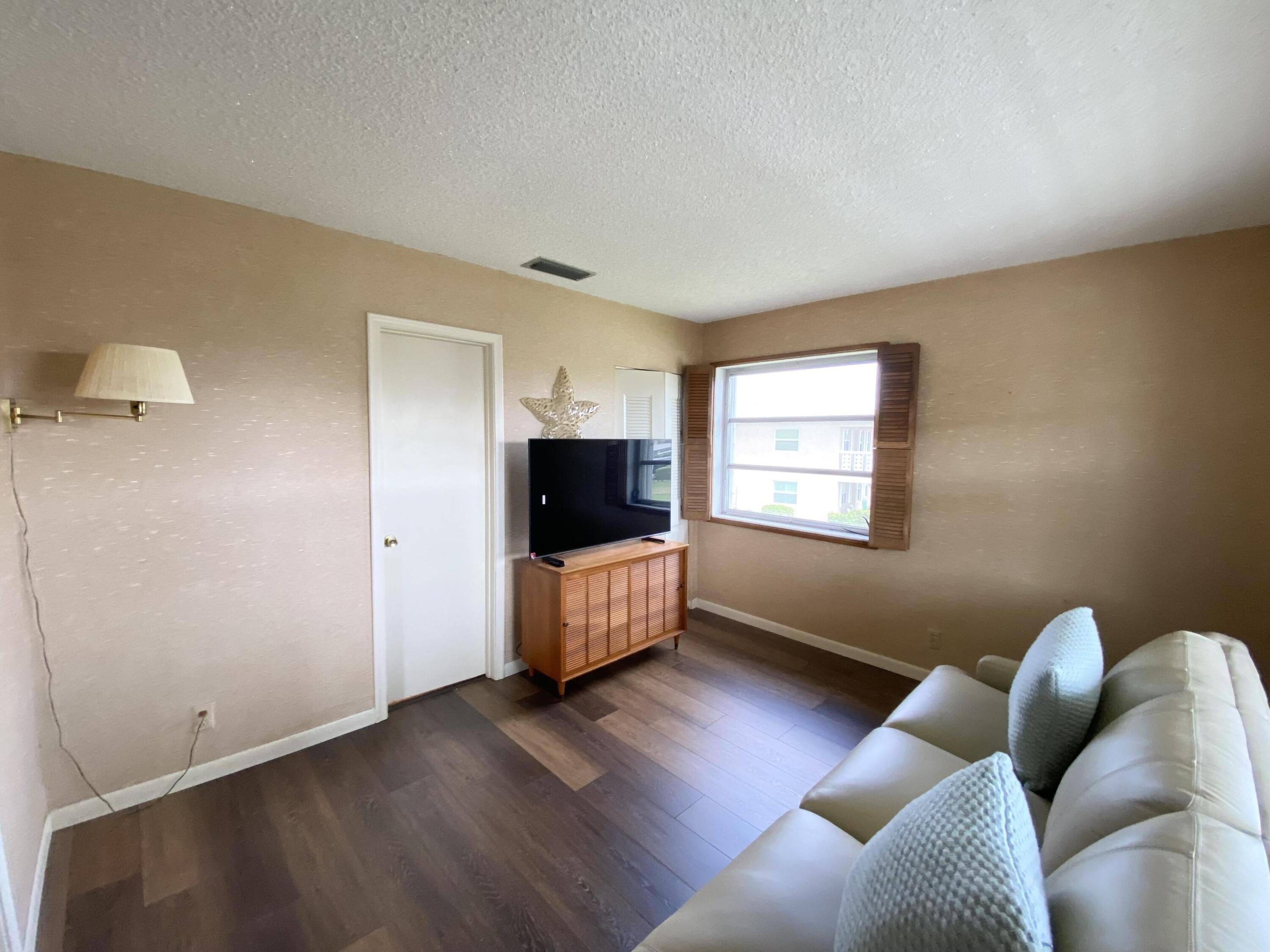 1121 Cactus Terrace 204