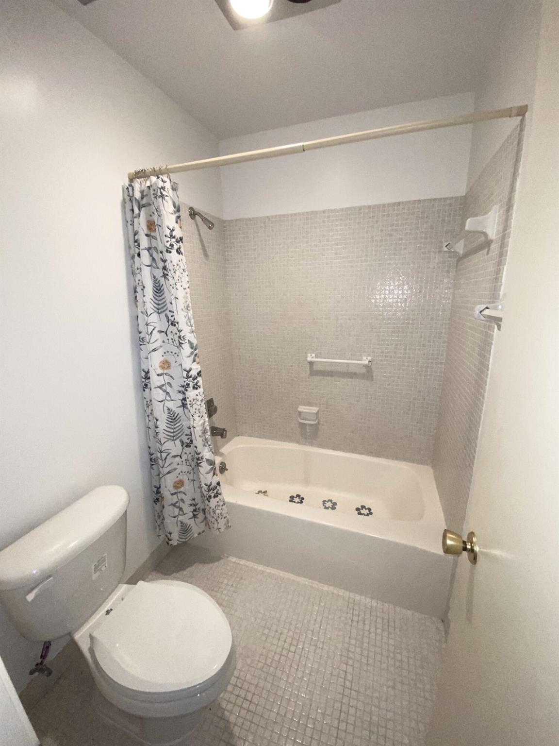 1121 Cactus Terrace 204