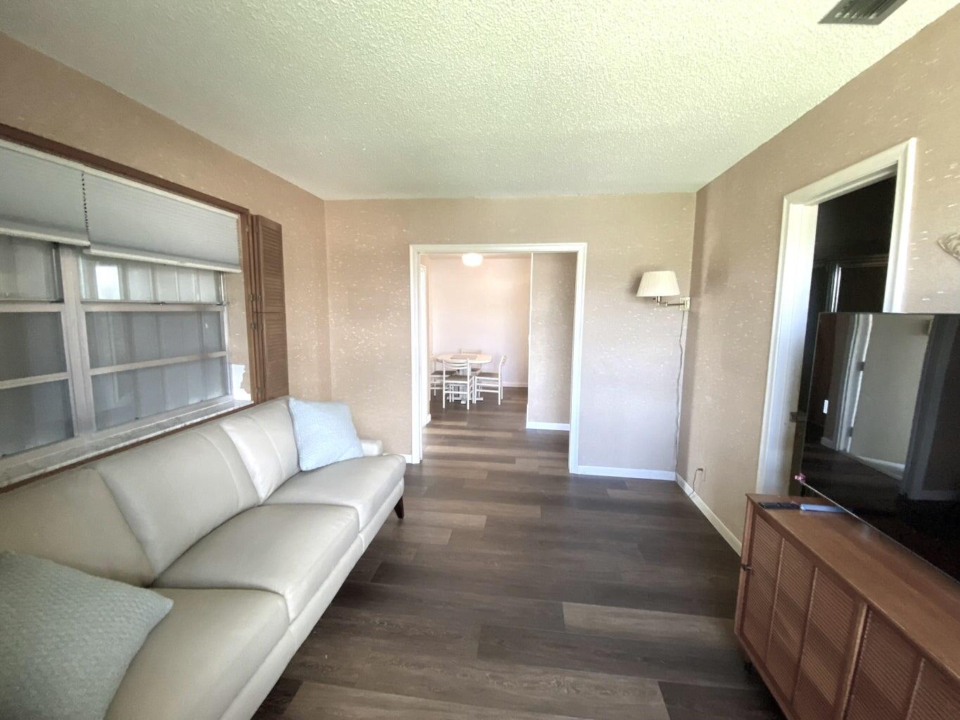 1121 Cactus Terrace 204