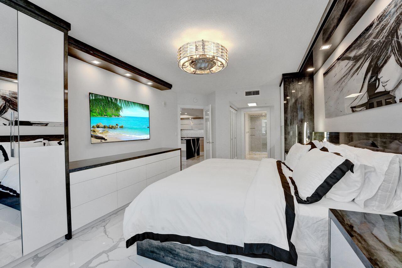 99 SE Mizner Boulevard 835