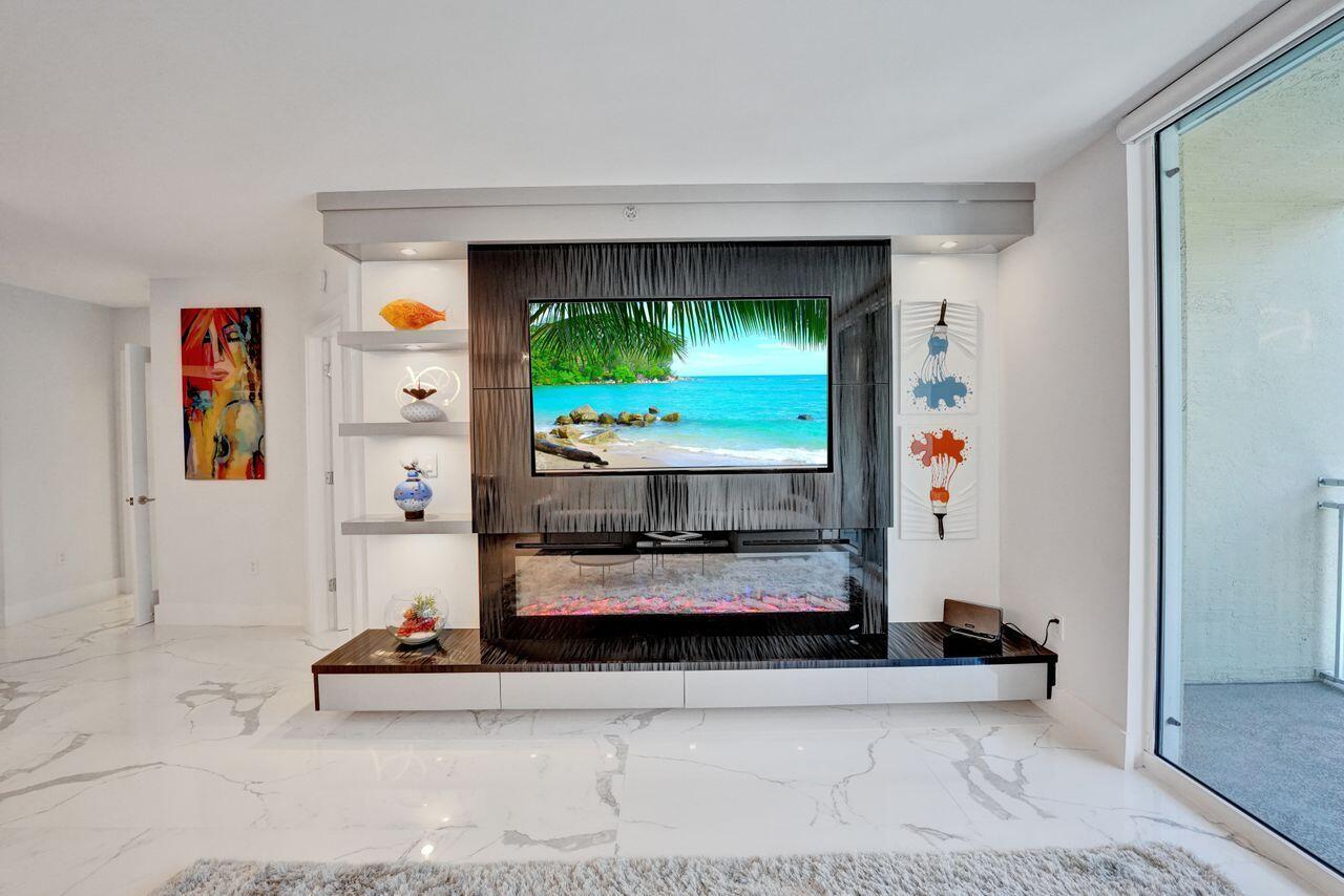99 SE Mizner Boulevard 835