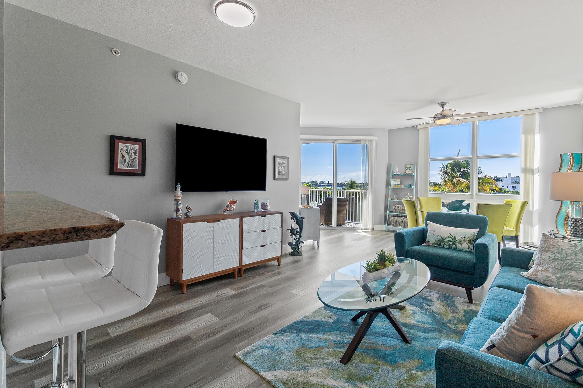 806 E Windward Way 321