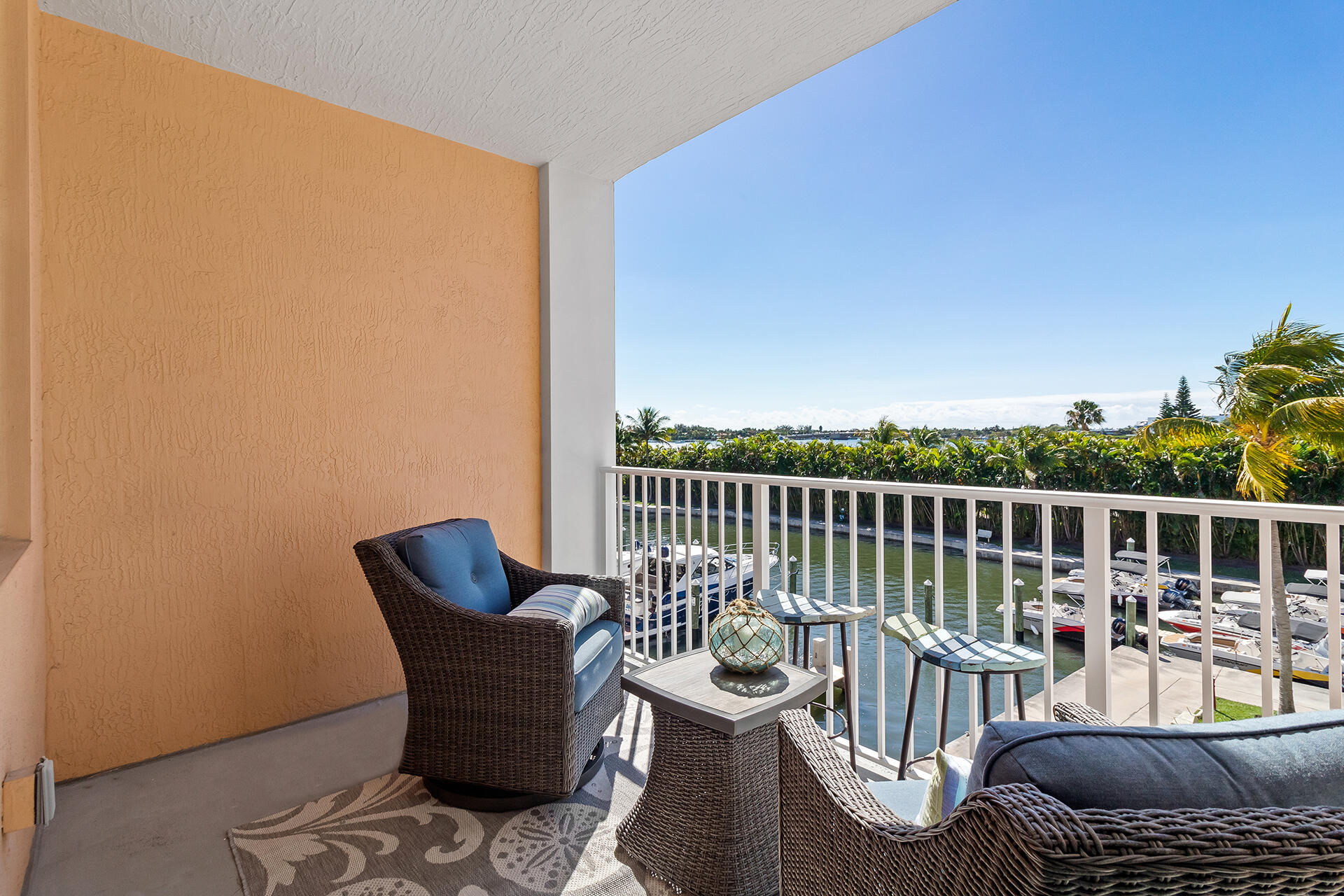 806 E Windward Way 321