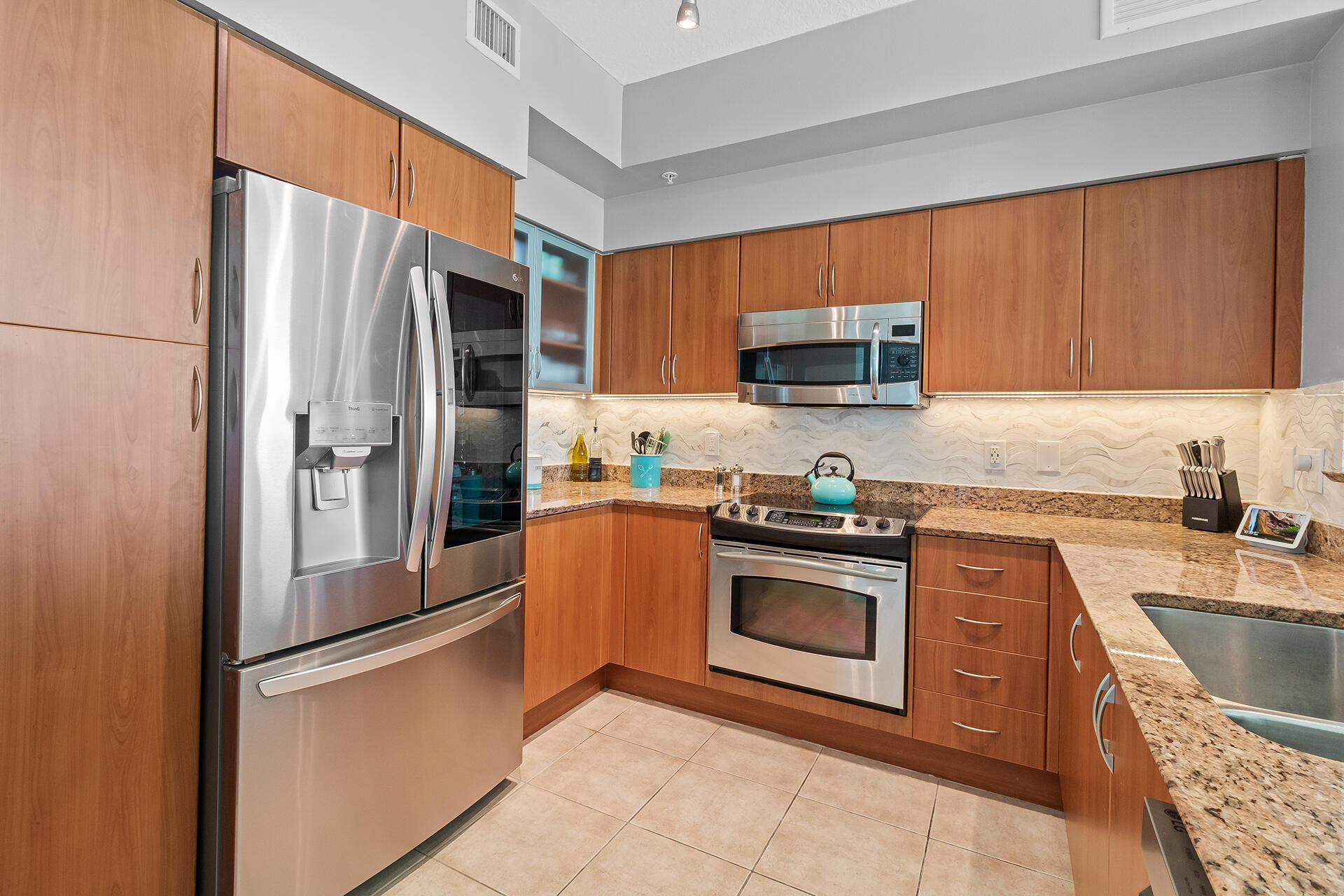 806 E Windward Way 321