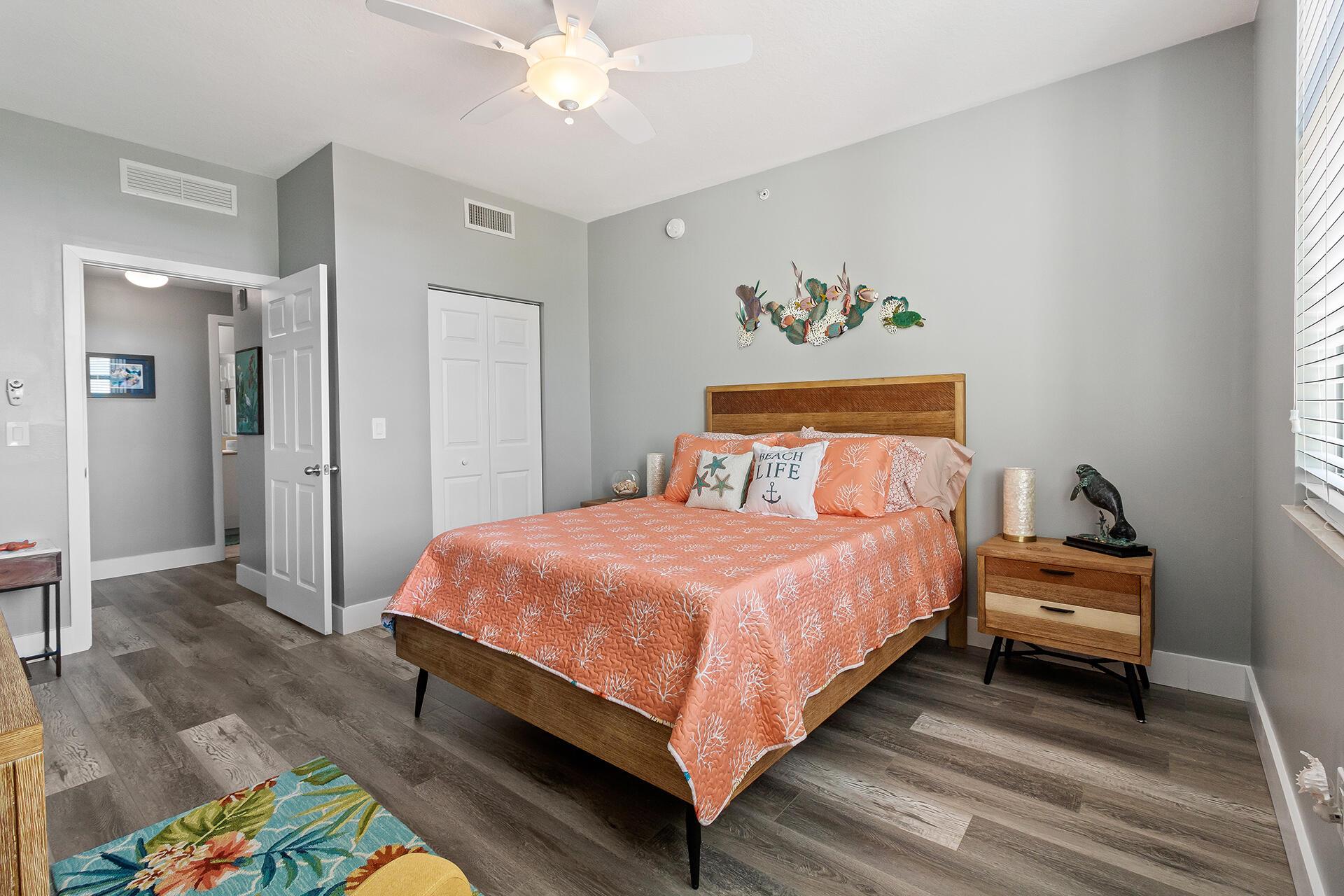 806 E Windward Way 321