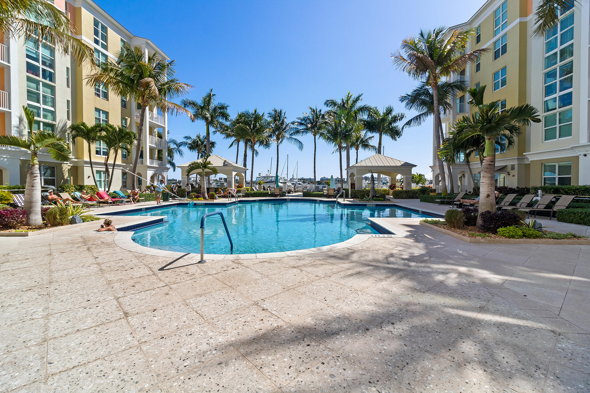 806 E Windward Way 321