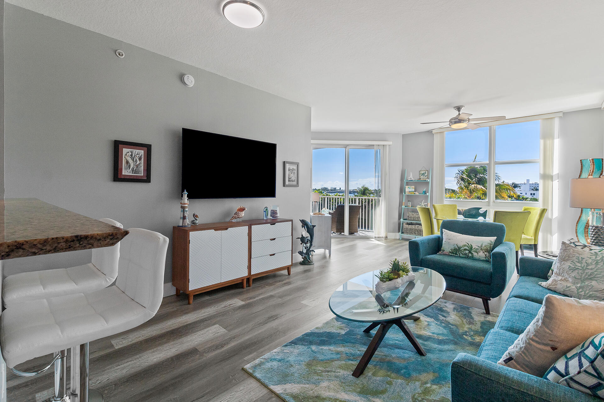 806 E Windward Way 321