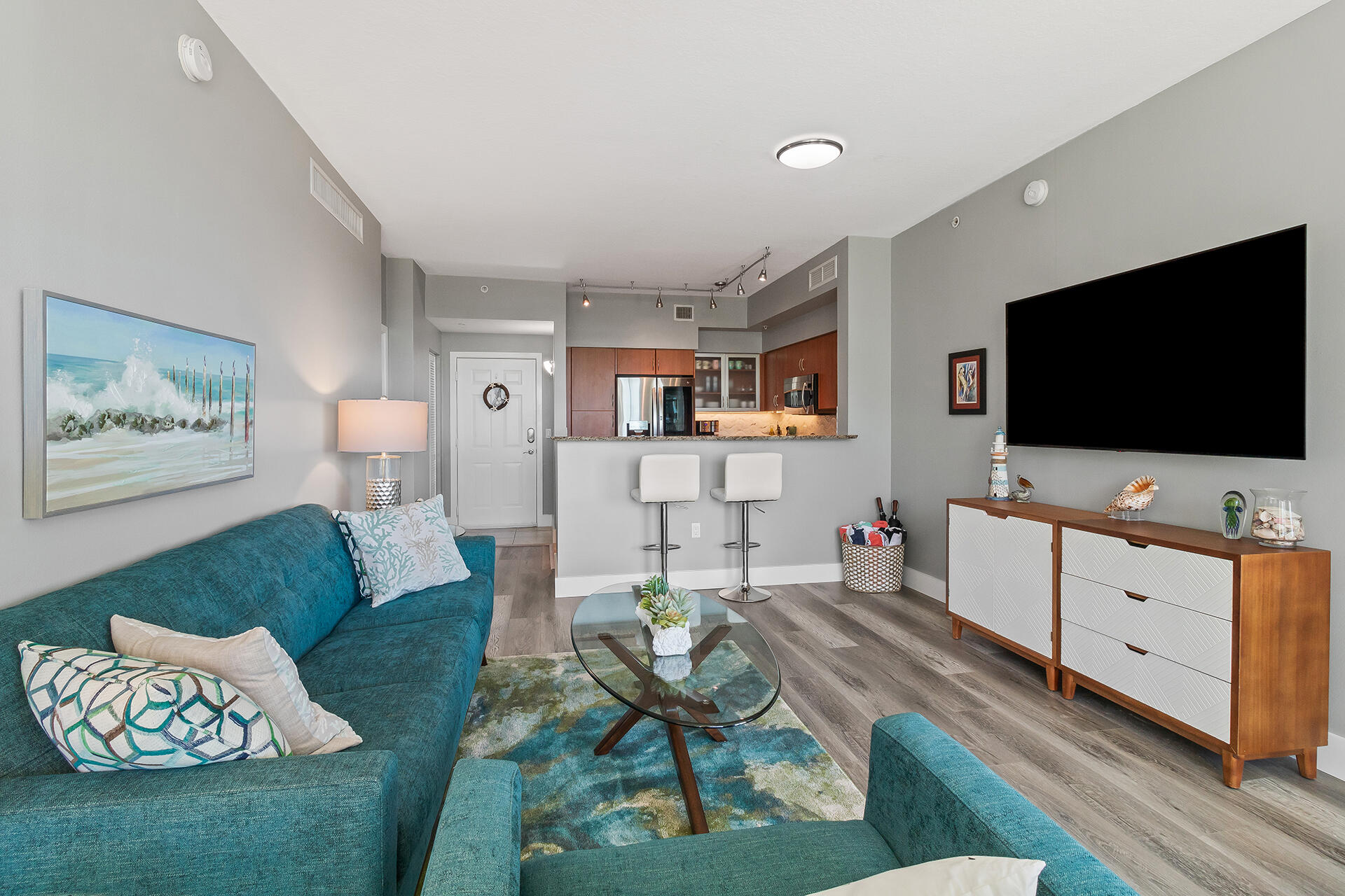 806 E Windward Way 321