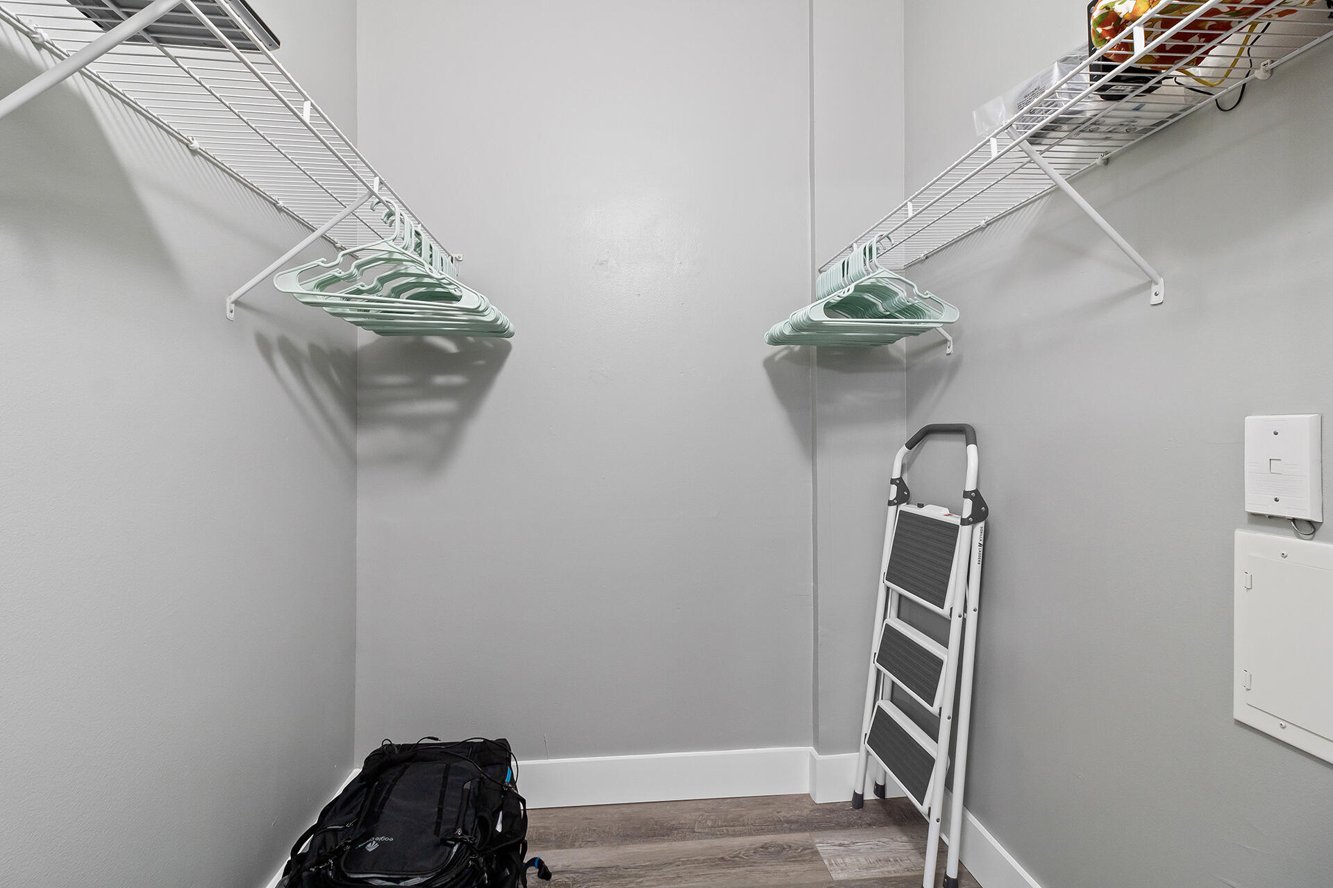 806 E Windward Way 321