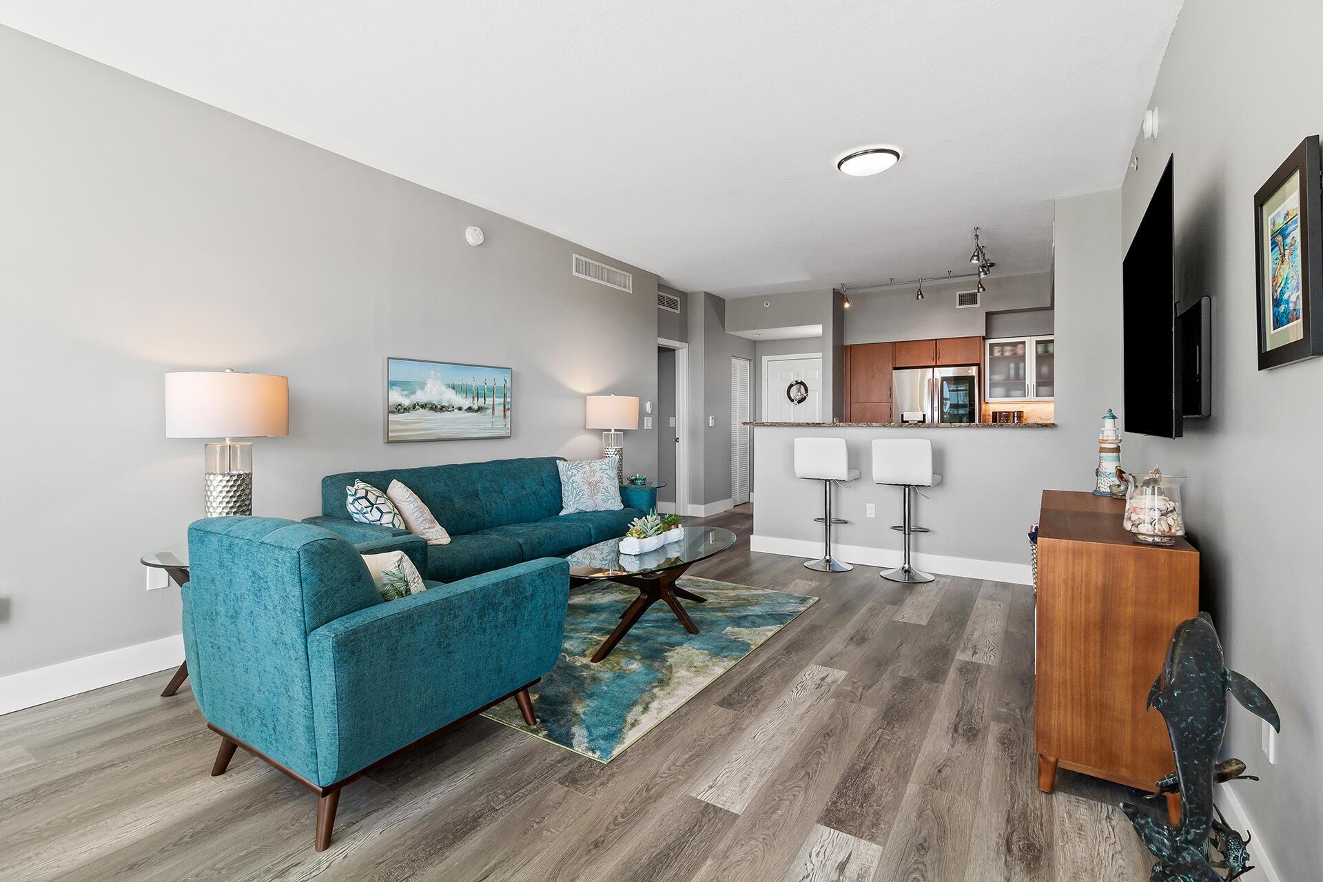 806 E Windward Way 321